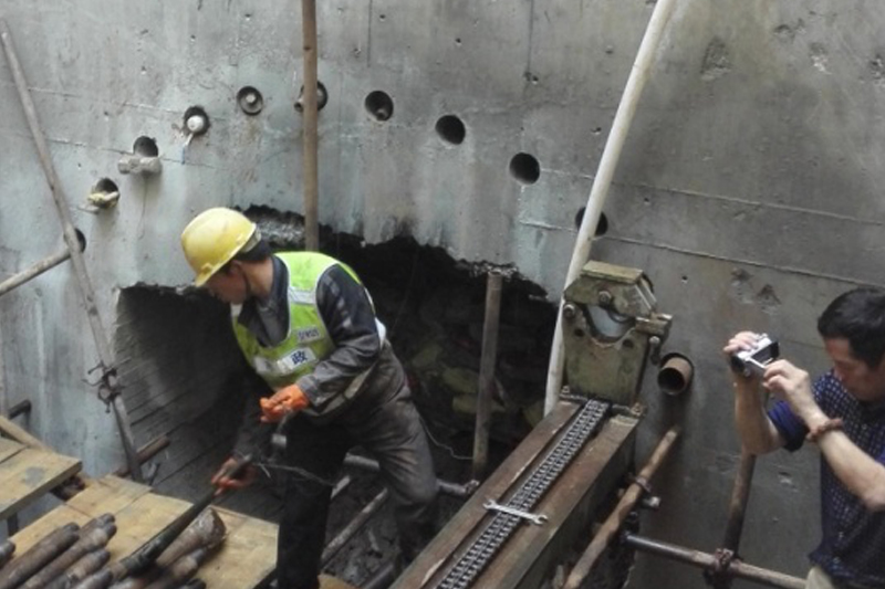 西安市南二環(huán)（朱雀路）高壓線落地項(xiàng)目頂管電纜隧道超前支護(hù)工程及西安南二環(huán)（朱雀路）高壓線落地工程